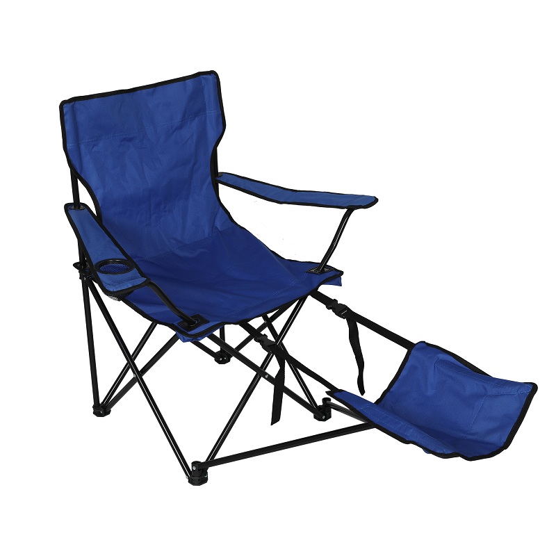 Folding chair with footrest