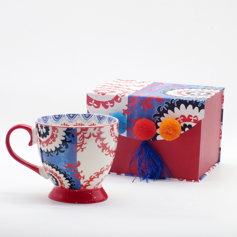 Gift box with ceramic mug