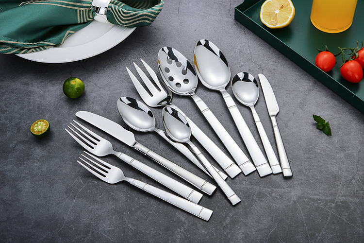 Stainless steel cutlery set