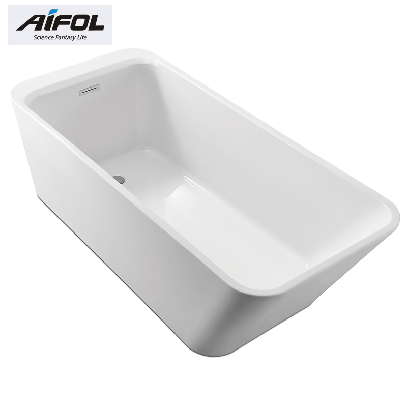 Free standing bathtub
