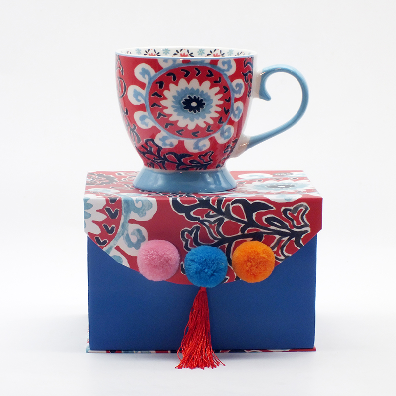 Gift box with ceramic mug
