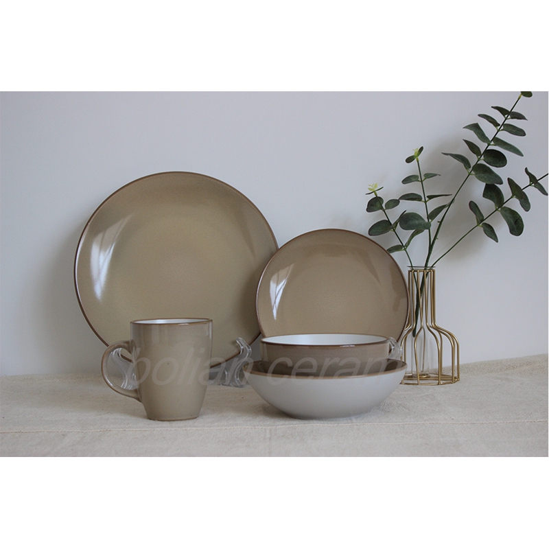 Semi-matte reactive dinnerware