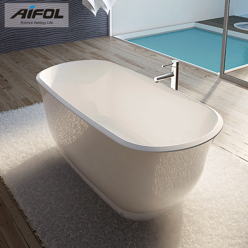 Free standing bathtub