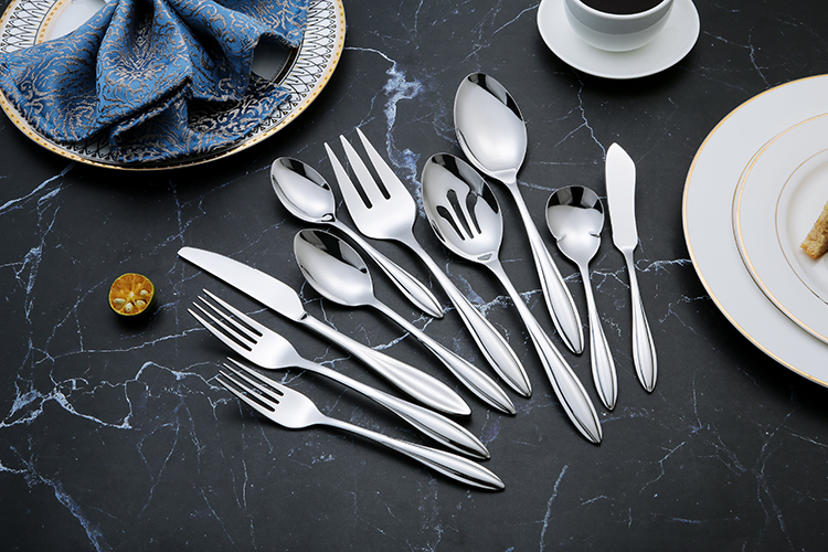 Stainless steel cutlery set