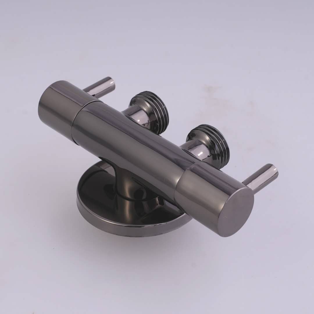 Angle valve with ceramic cartridge