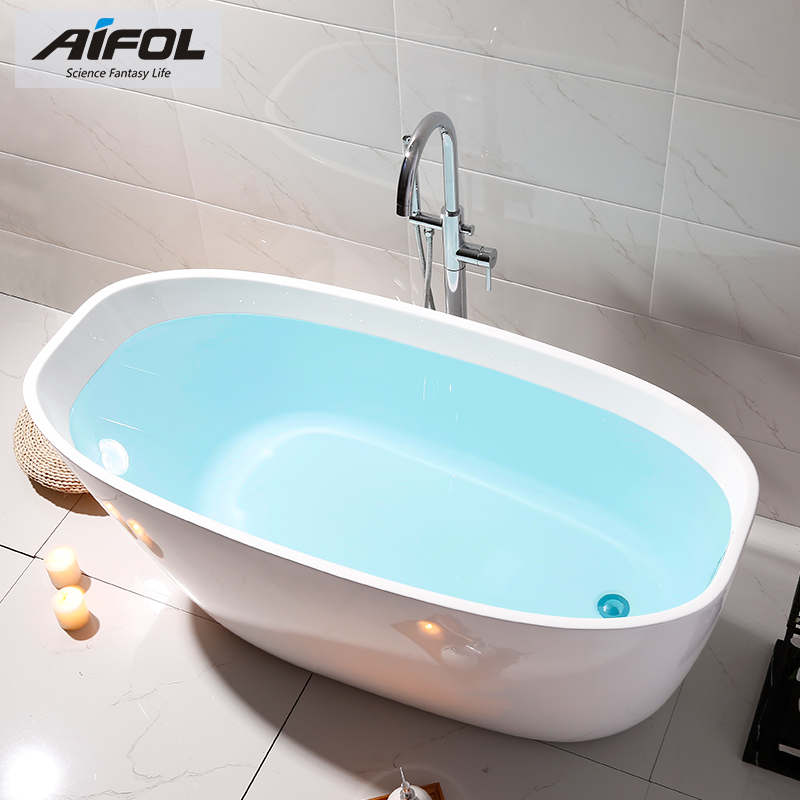 Free standing bathtub
