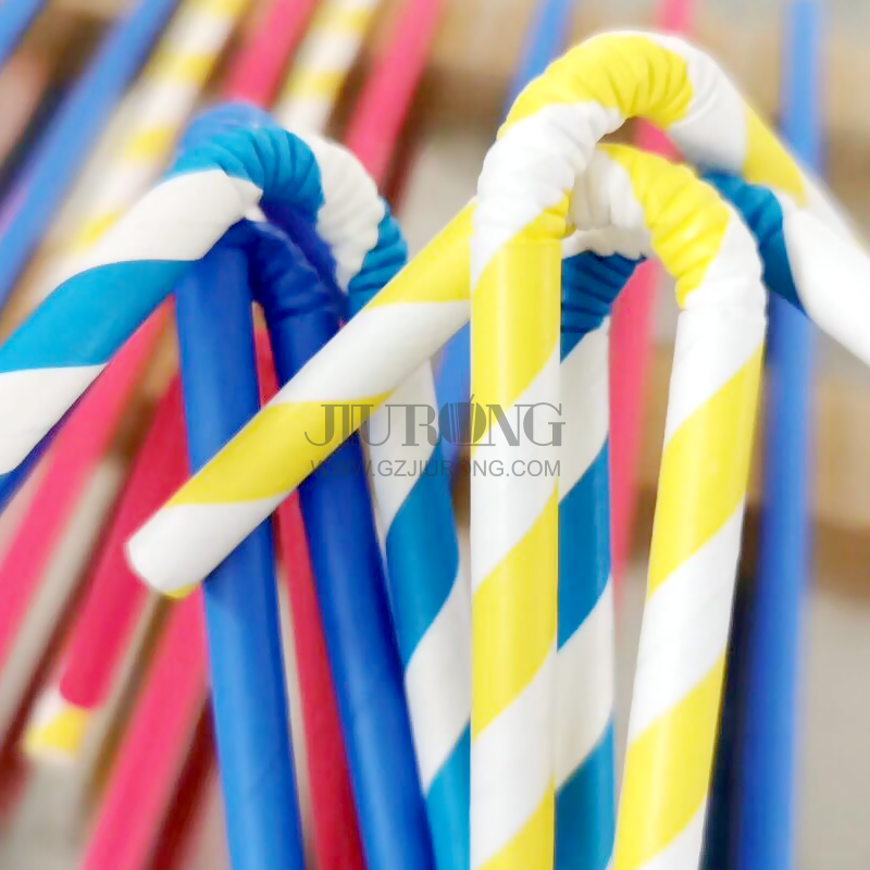 Bendable paper straw