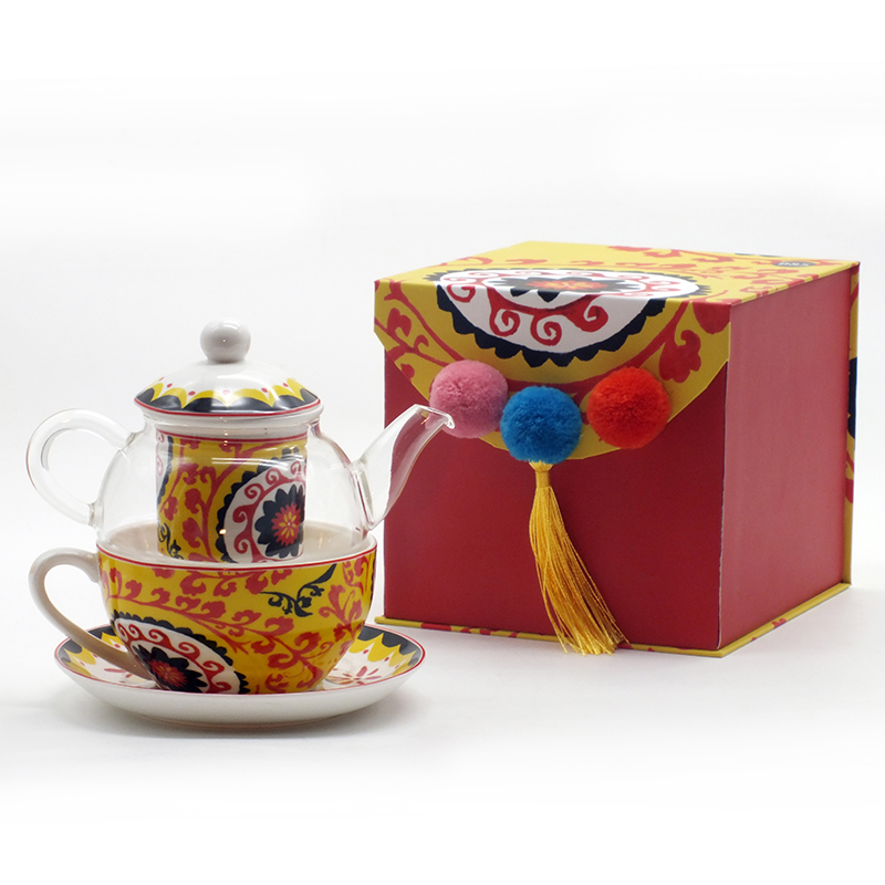 Gift box with teapot