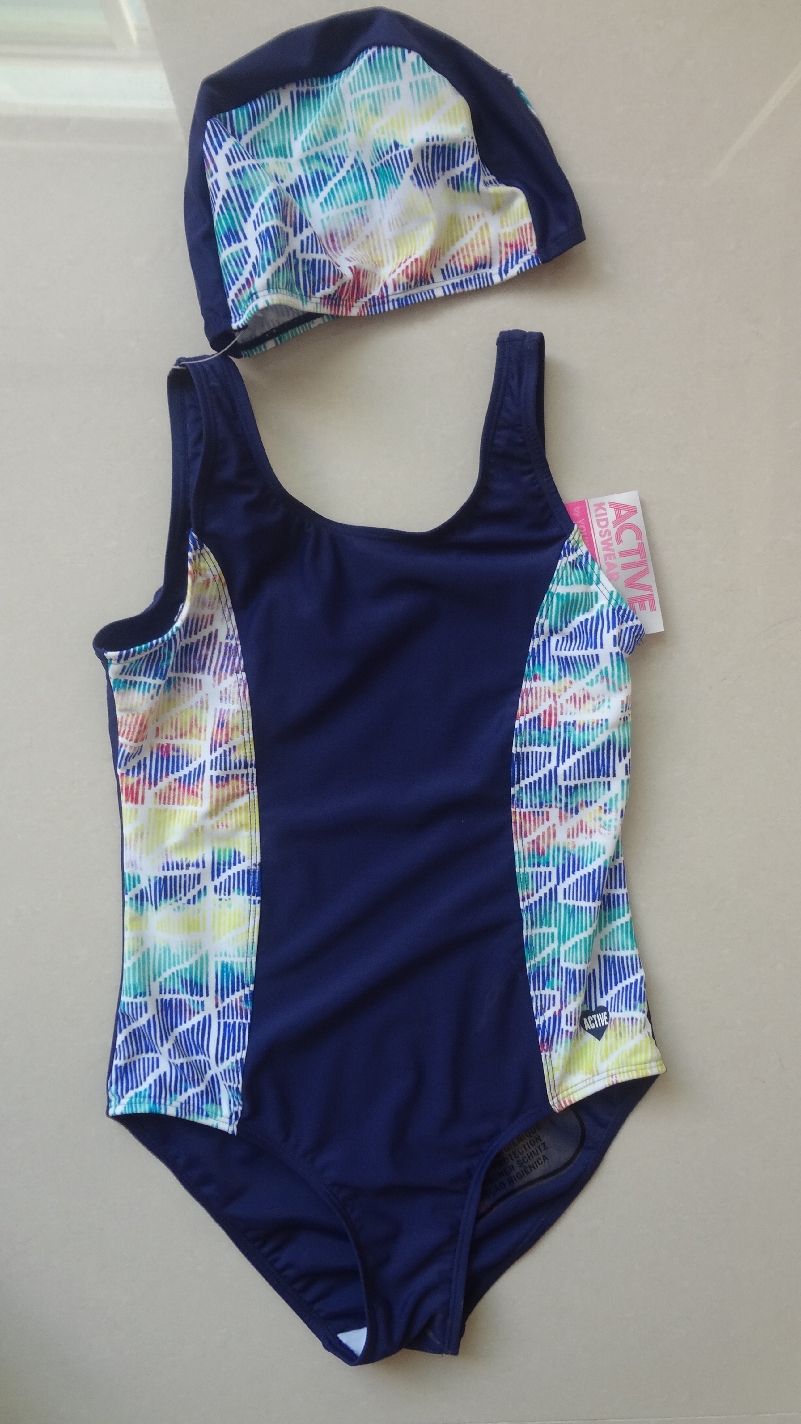 Active wear/Sporty swimwear/Competitve swimwear/Swim caps