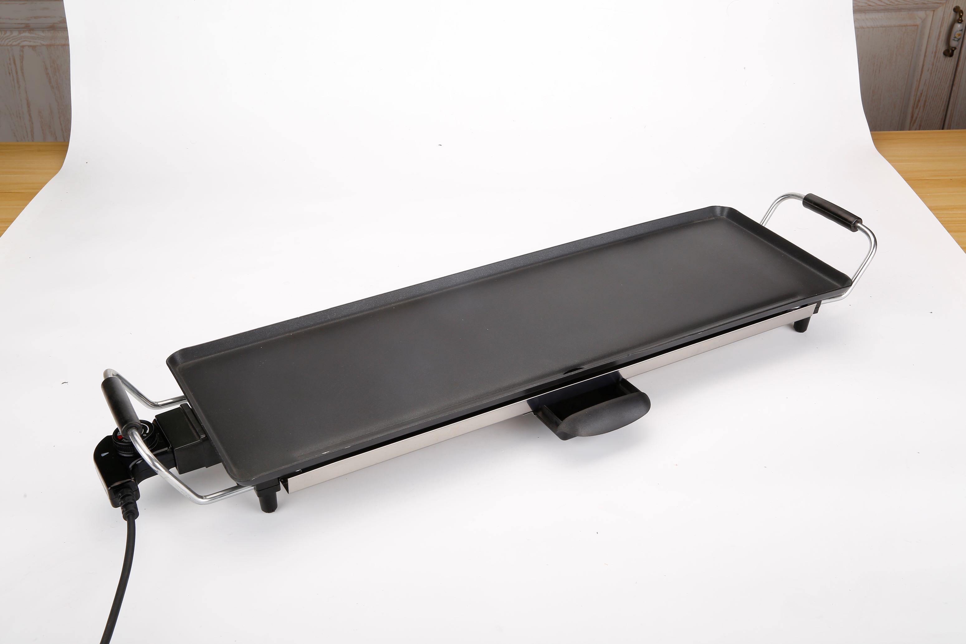 ZHEJIANG WEIJIANG ELECTRIC APPLIANCE CO.,LTD – microondas compacto 1