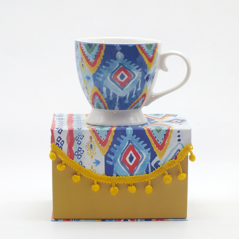 Gift box with ceramic mug
