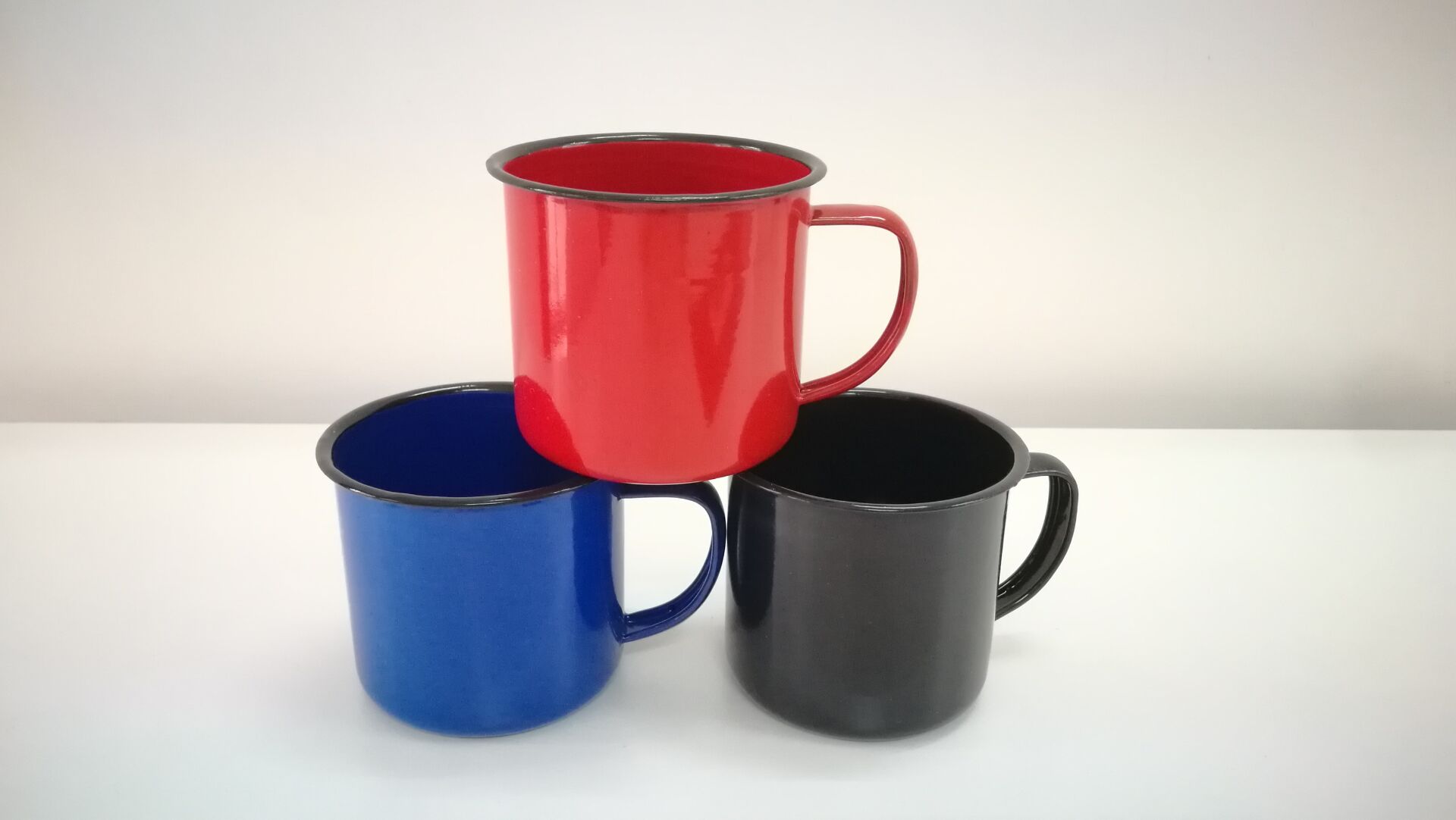 Enamel Mug Inside And Outside Same Dark Color