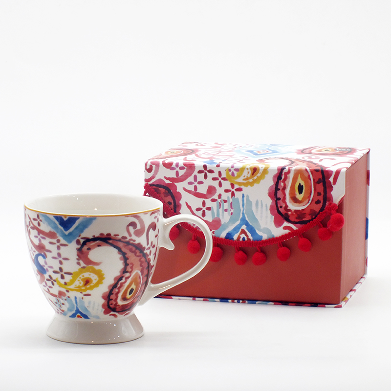 Gift box with ceramic mug
