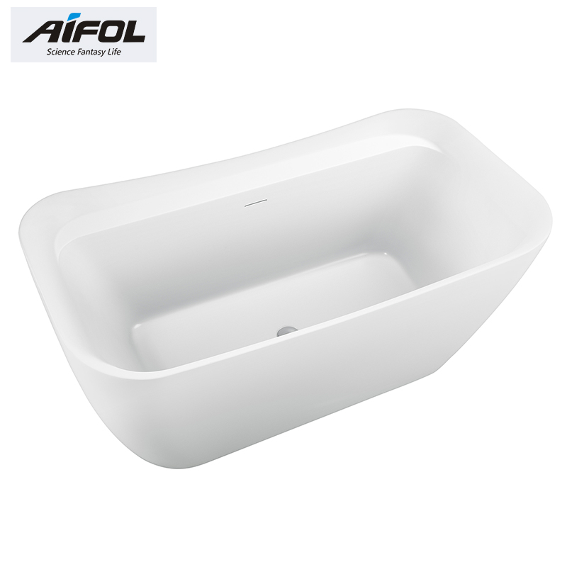 Free standing bathtub
