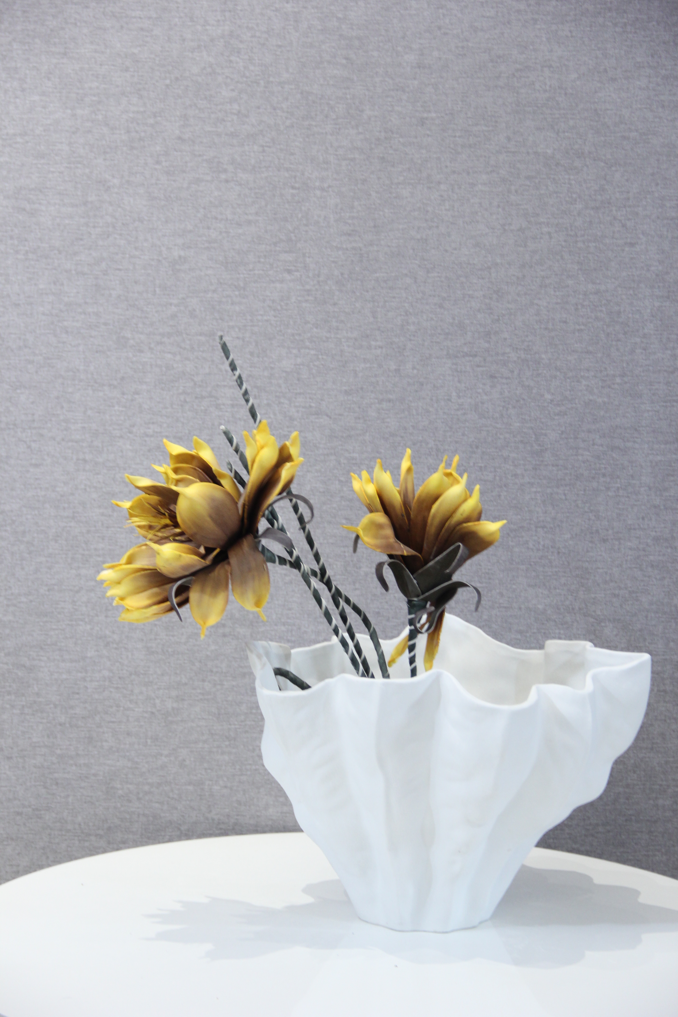 High temperature porcelain vase / decoration