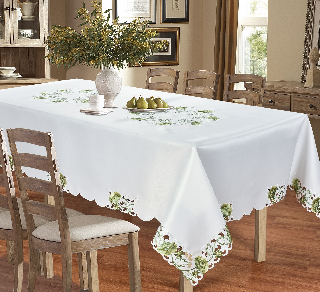 Embroidery Table cloth )