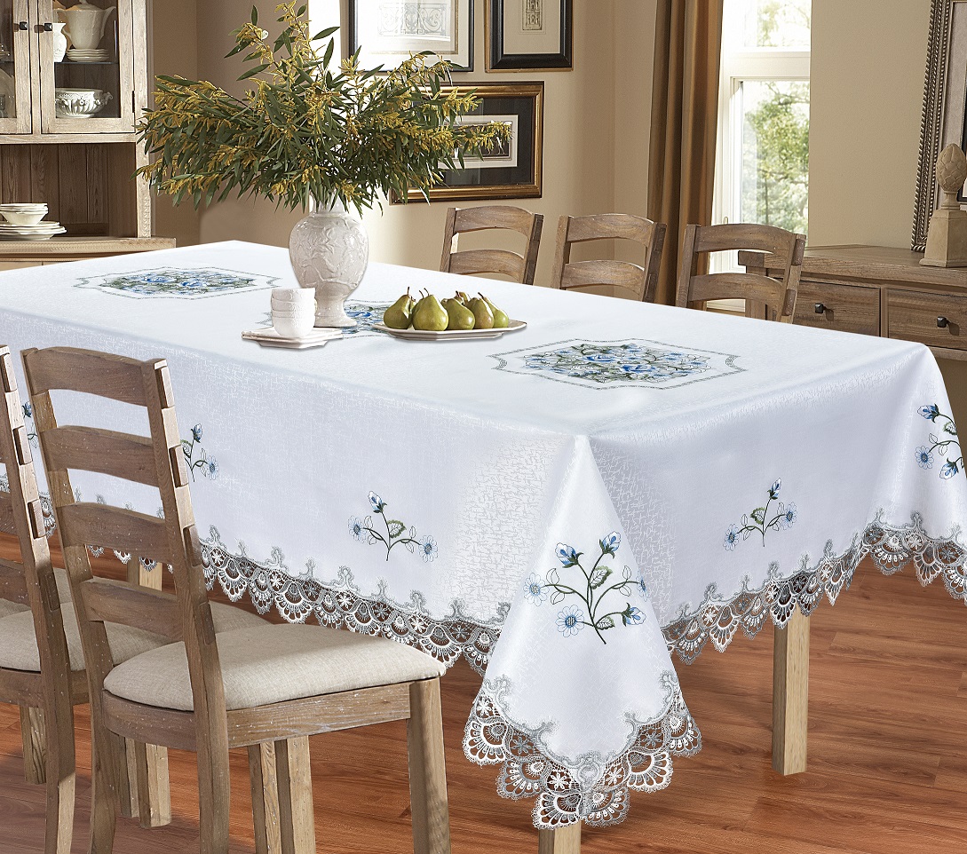 Embroidery table cloth with lace