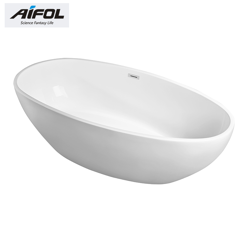 Free standing bathtub