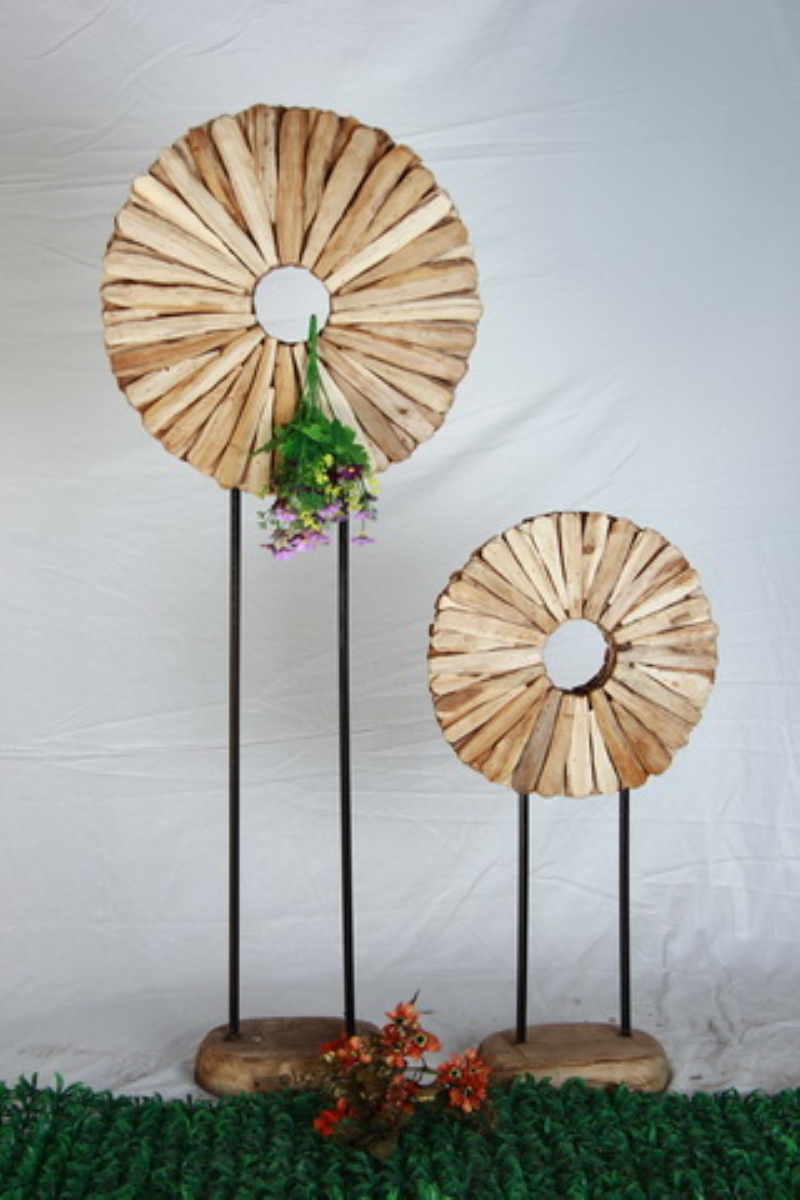 home outdoor wooden decoration