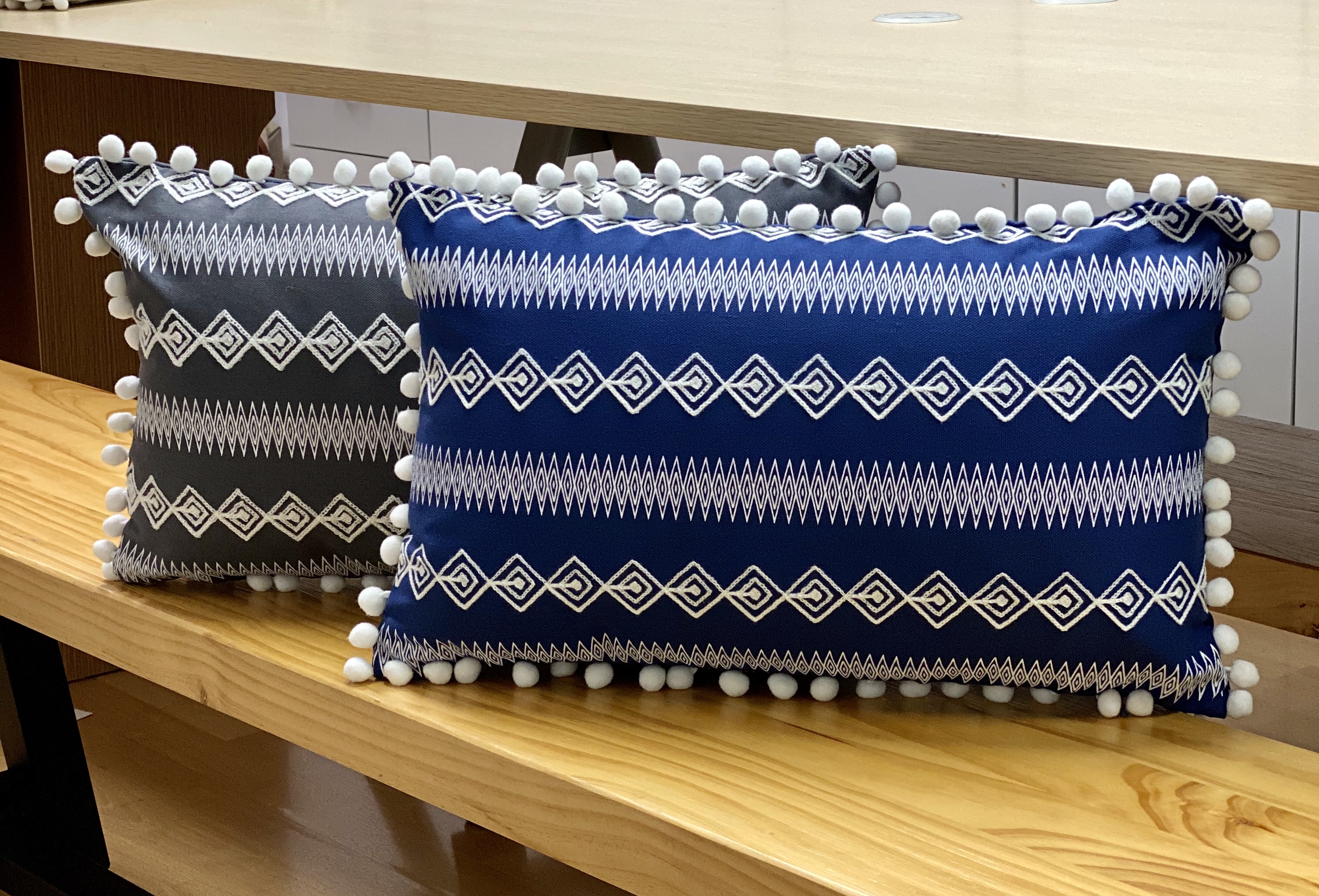 Poly/Cotton Print&embroidery Cushion
