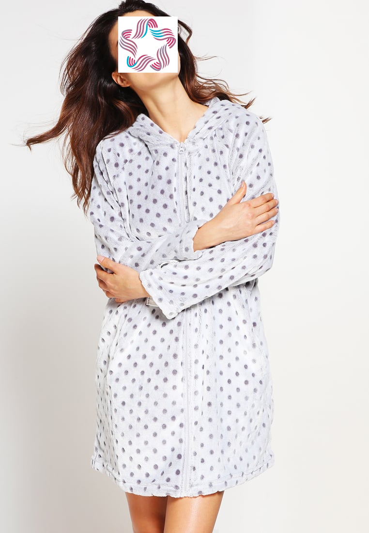 Womens’ bathrobe