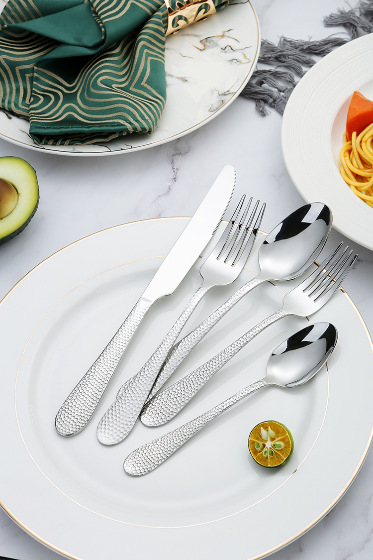 Stainless steel cutlery set