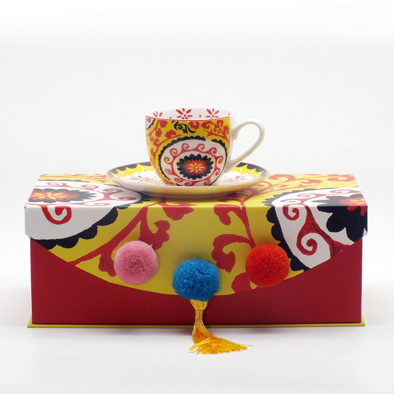 Gift box with cup&saucer