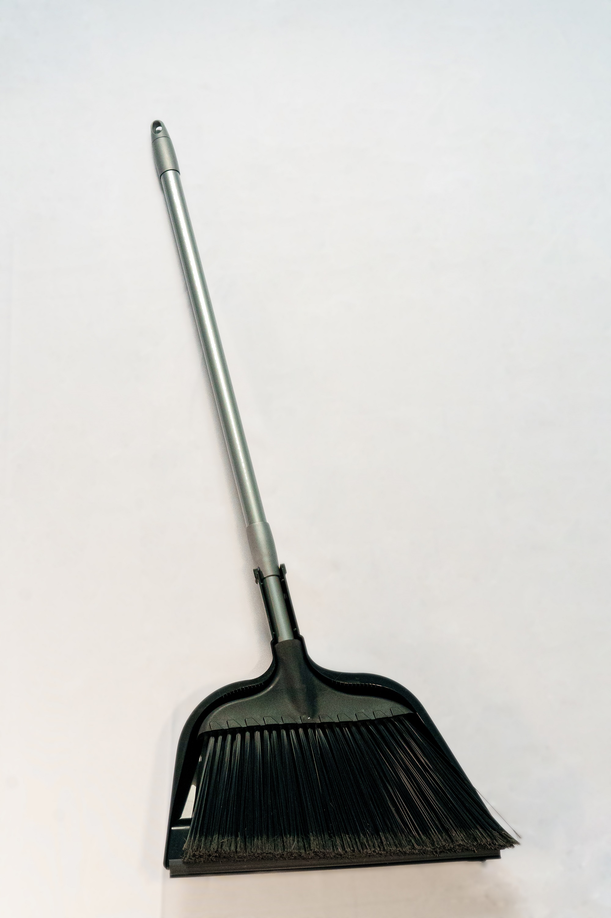 Telescopic angle broom and dust pan