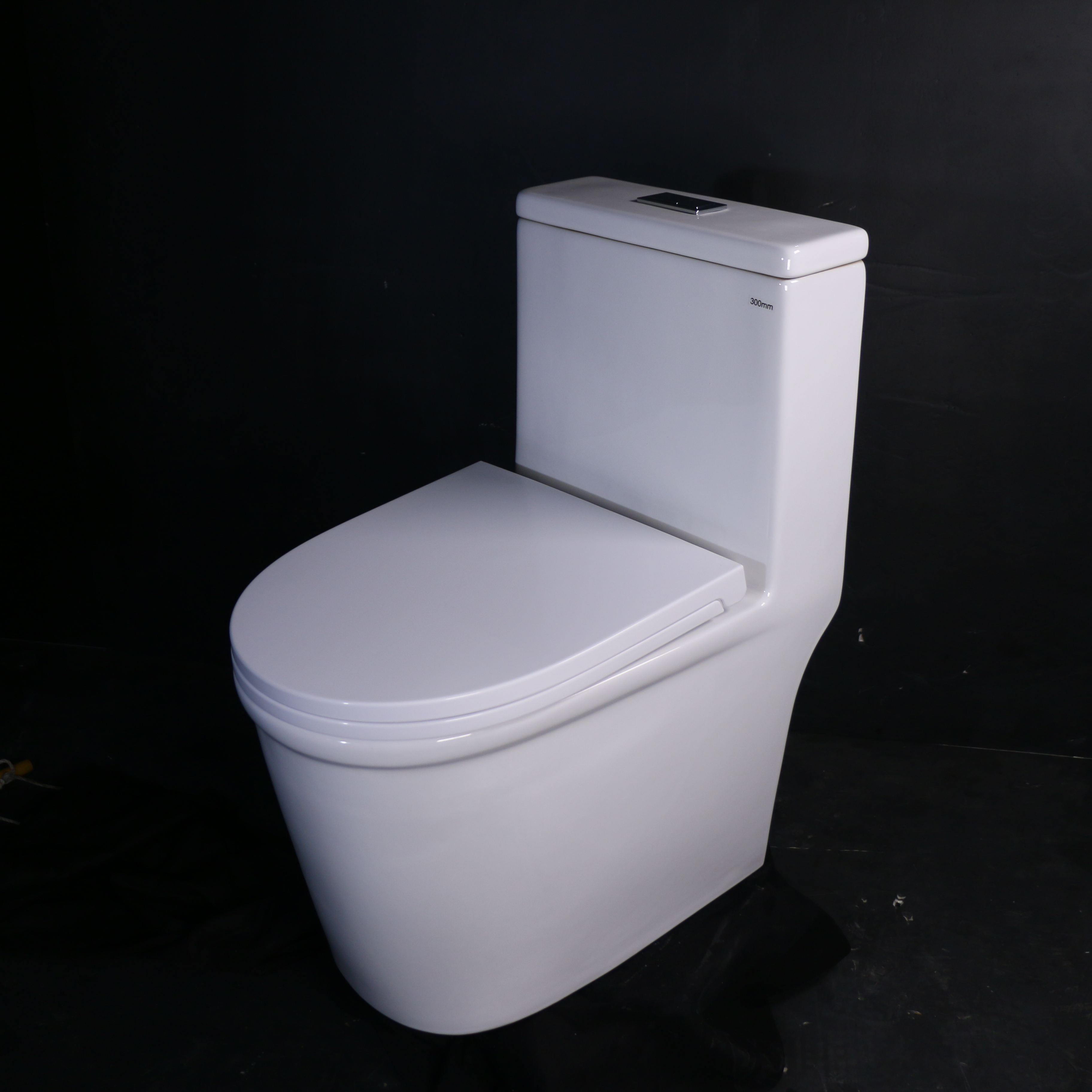 new short 580mm sanitaryware round rimless wash down one piece toilet