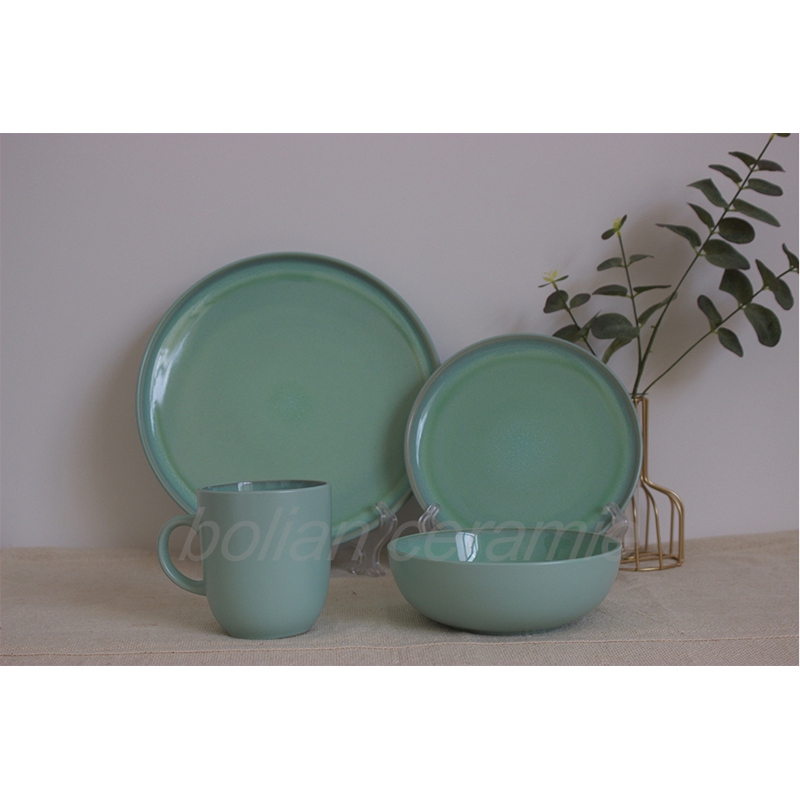 Reactive dinnerware