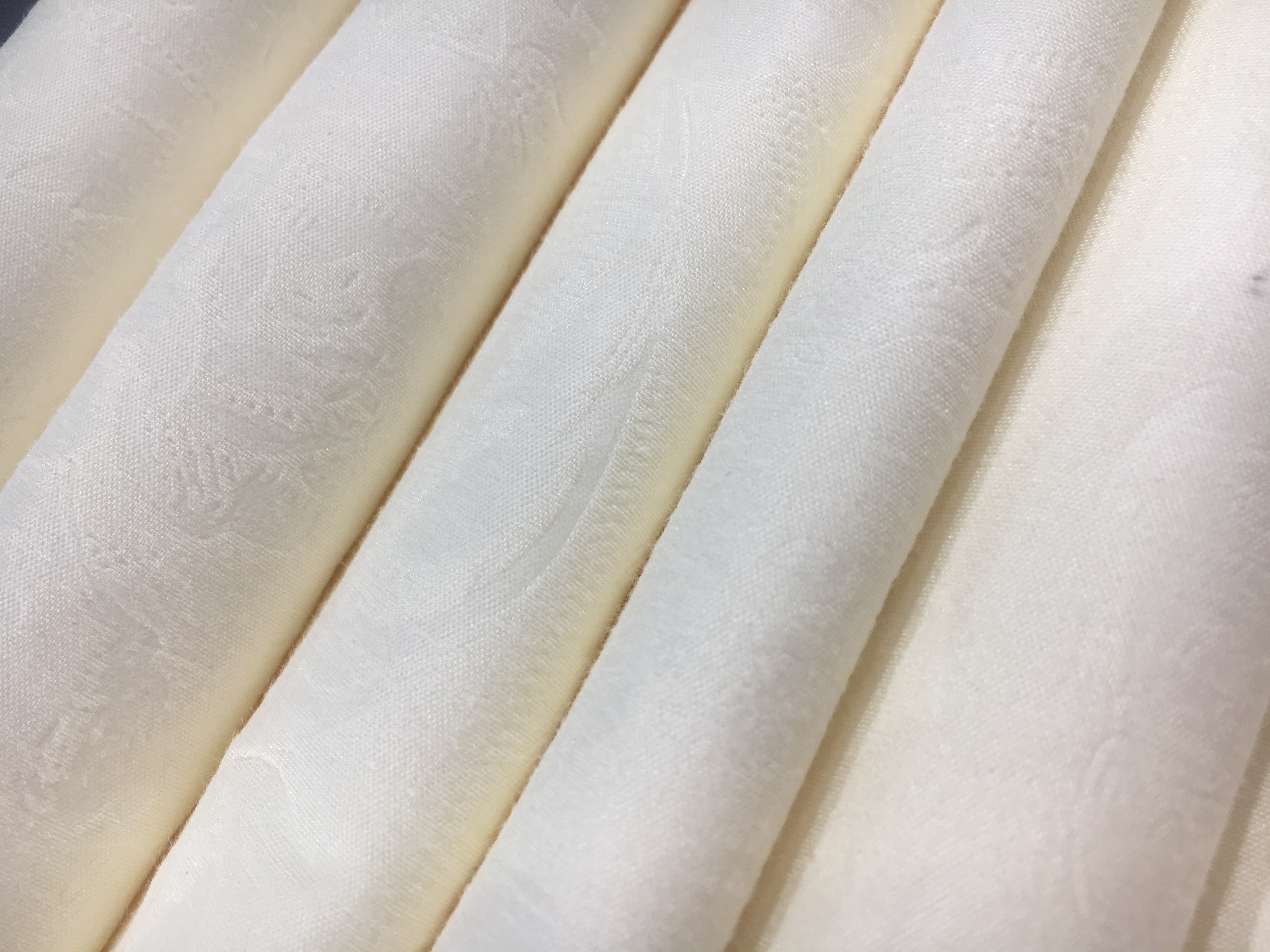 100% polyeter dyed fabric with emboss