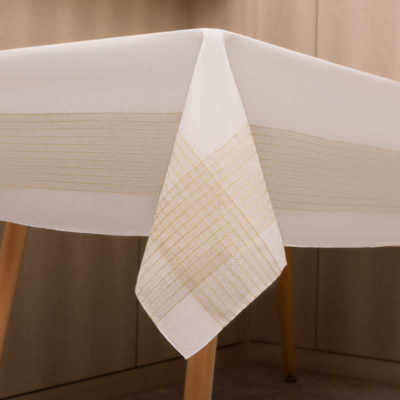 Yarn dyed table cloth with lurex