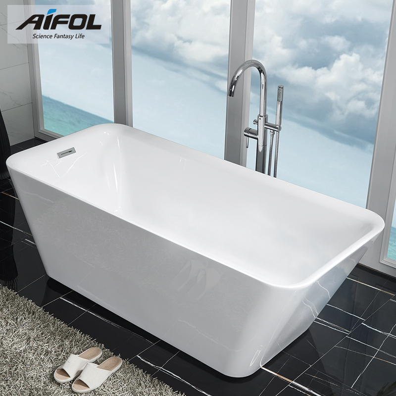 Free standing bathtub