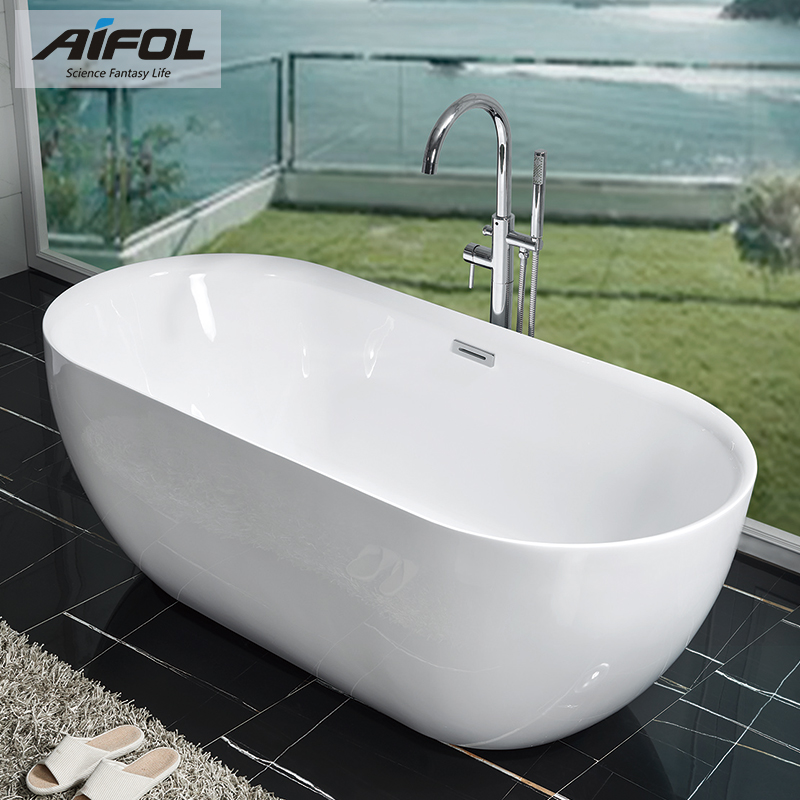 Free standing bathtub