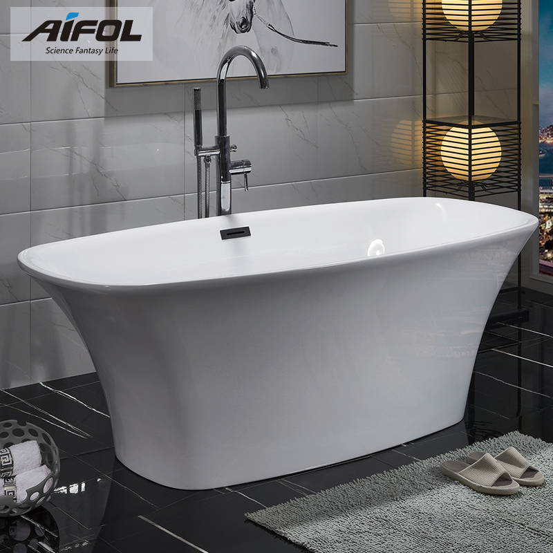 Free standing bathtub