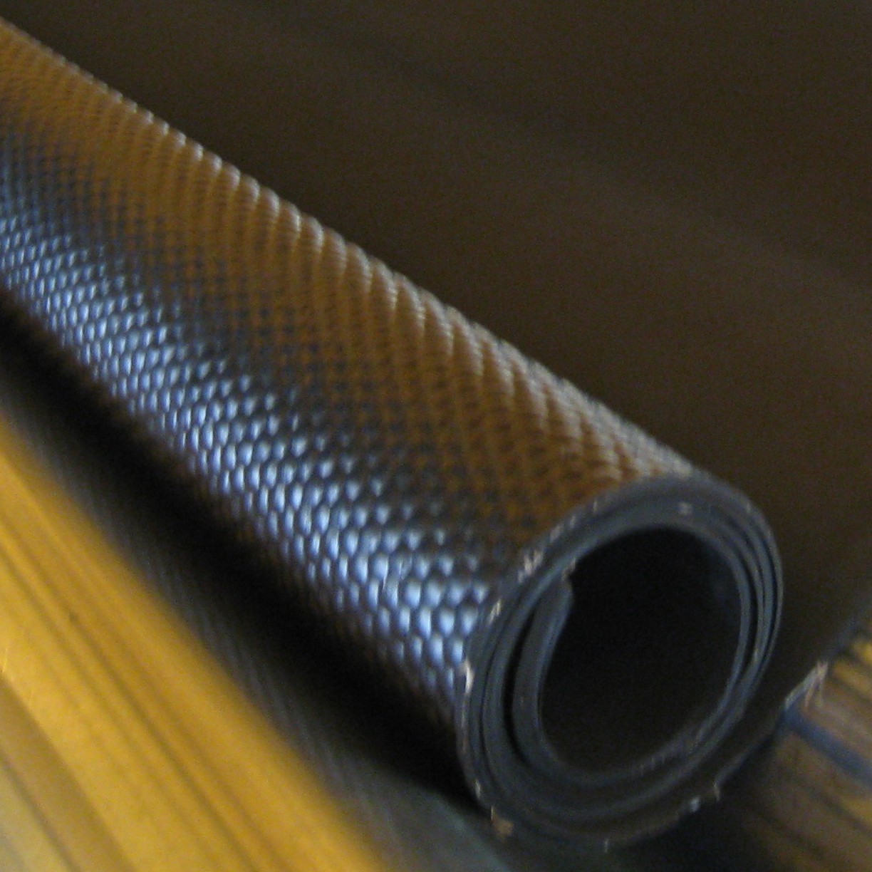 Hammer Groove Rubber Stable Mat