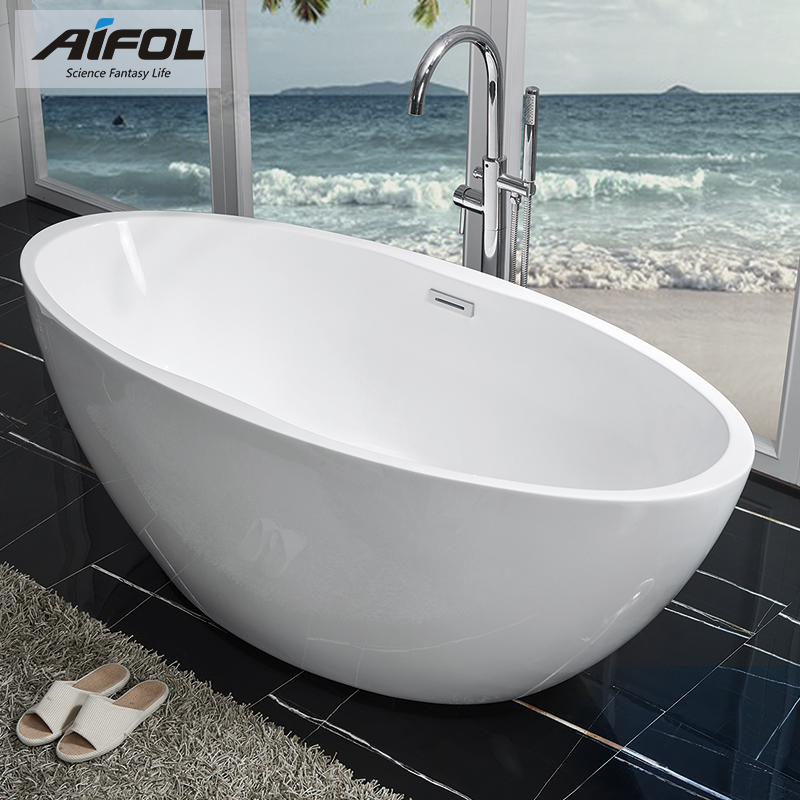 Free standing bathtub