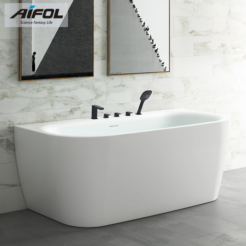 Free standing bathtub