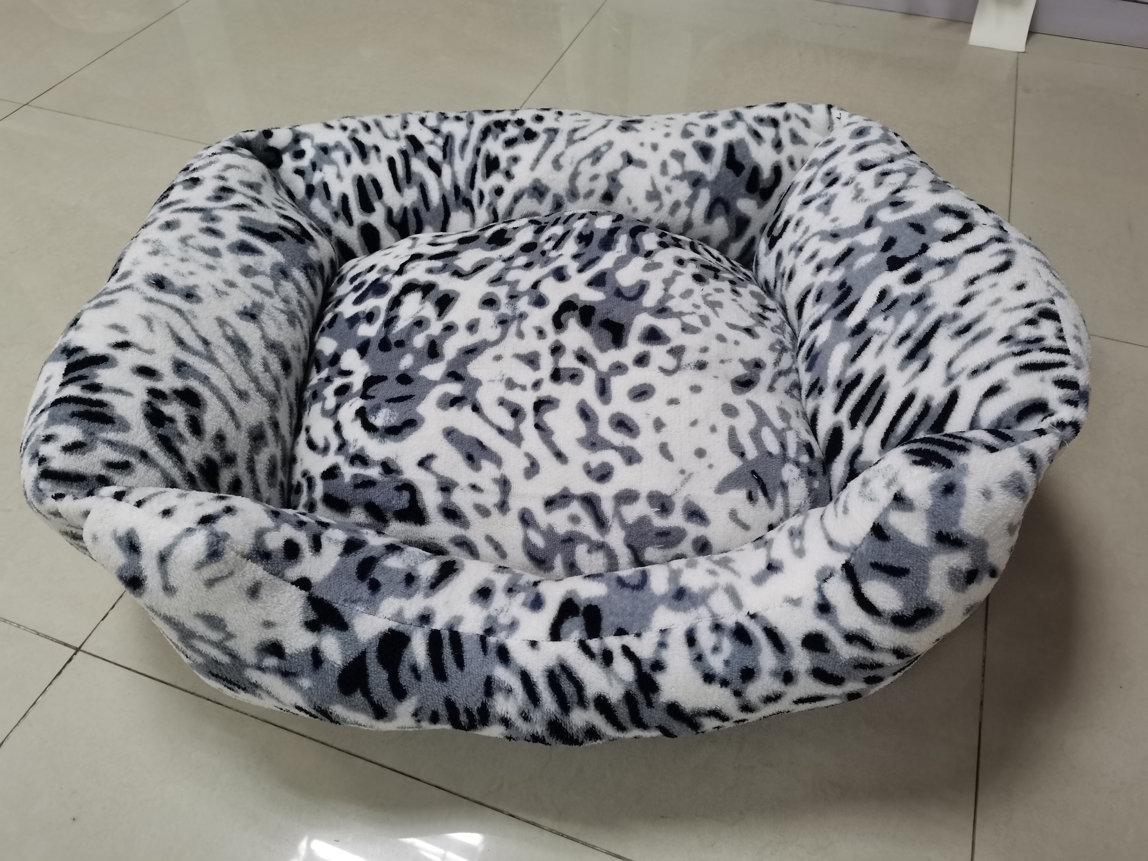 Square pet bed