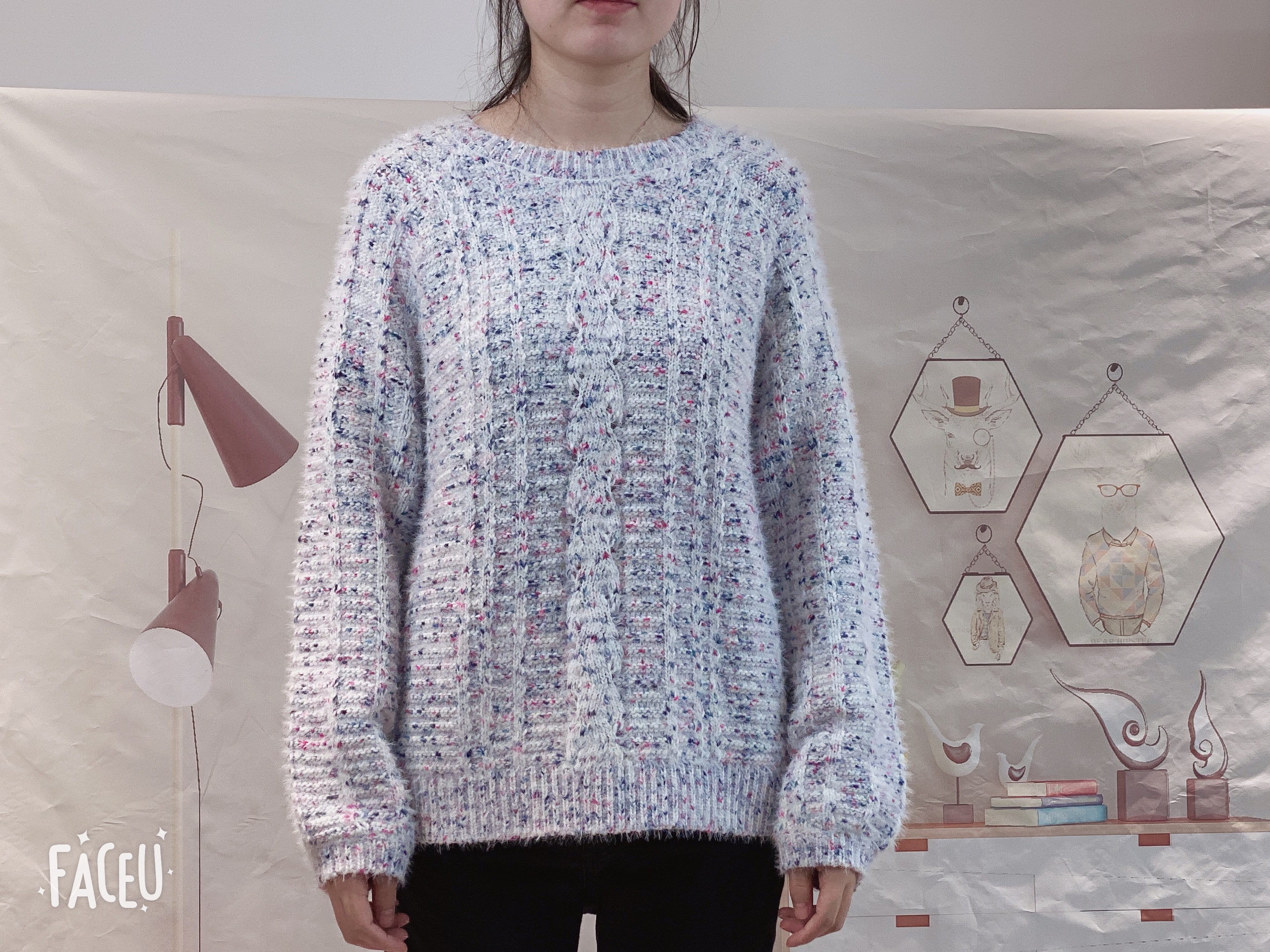 Ladies' pullover sweater