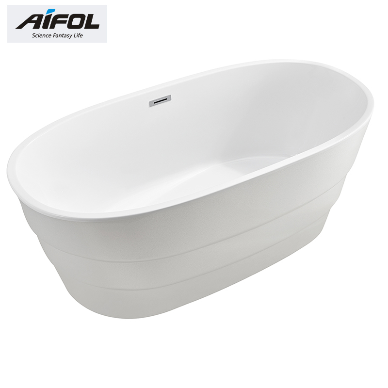 Free standing bathtub