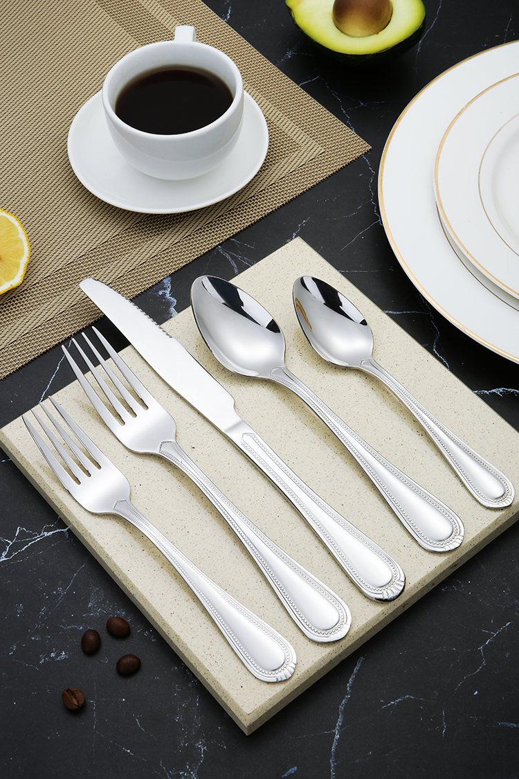Stainless steel cutlery set