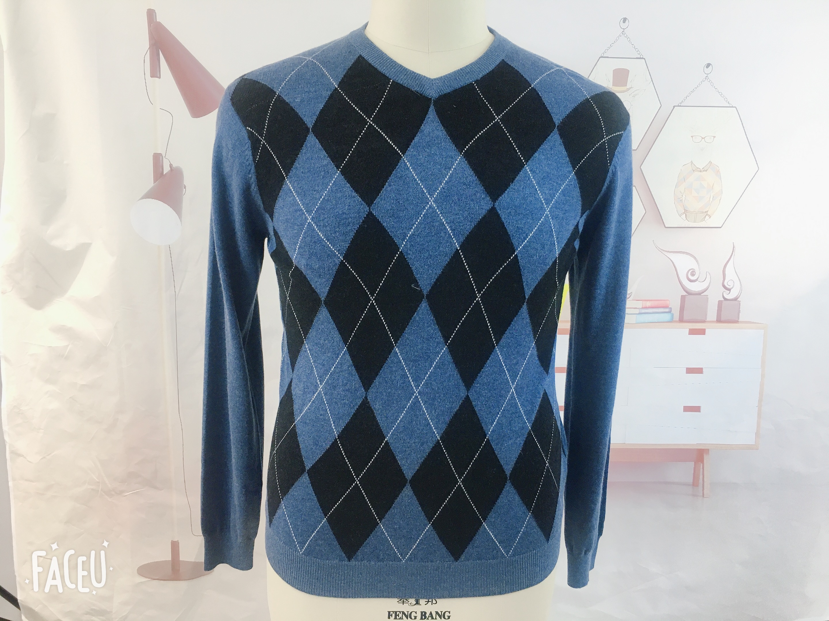 Men' V neck jacquard pullover