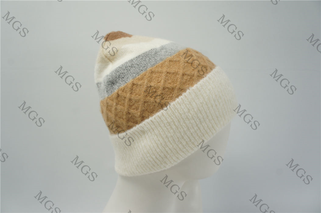 mixed stitch rib and argayle stitch beanie