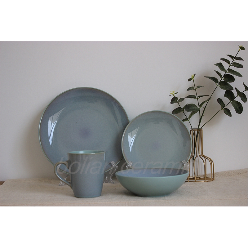 Reactive dinnerware
