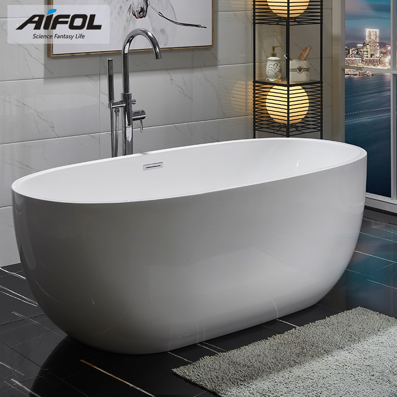 Free standing bathtub