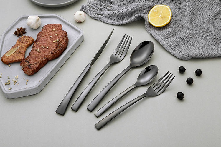 Stainless steel cutlery set