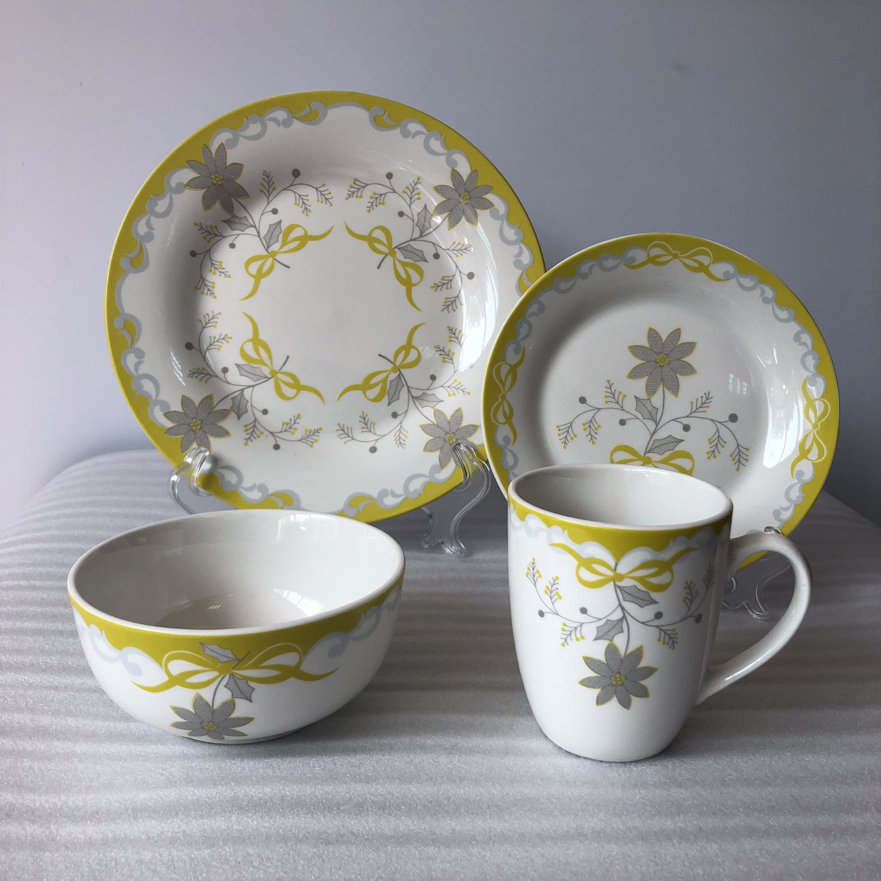 Porcelain Dinner Set With Decal