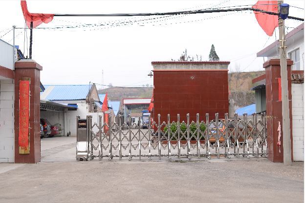 Shanxi Huasen Yuexuan Glass Products Co., Ltd. – glass vase 1