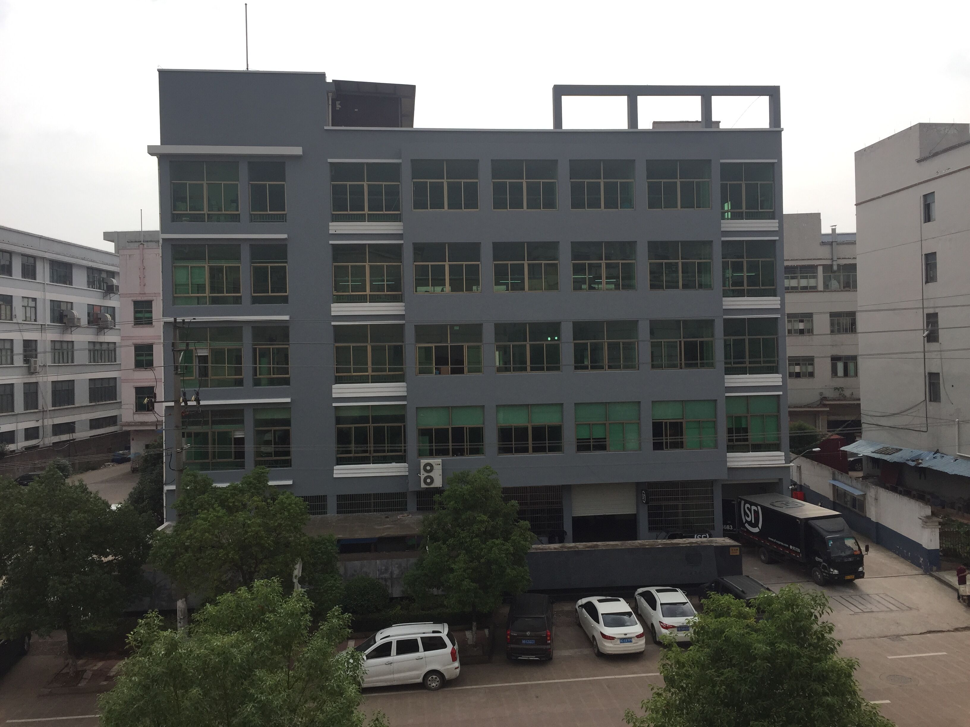 Yancheng Hengsheng International Trading Co., Ltd. – clutch bag 1